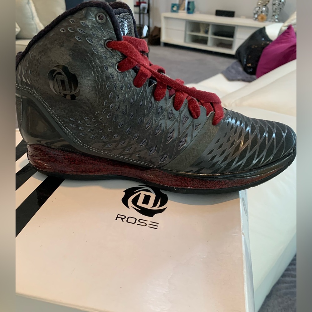 Adidas Brand Derrick Rose 🌹 ROSE 3 Men’s basketball sneakers